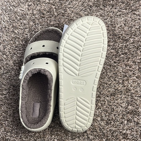 Brand New Crocs (Fur lined in-sole) size 11 in Men’s - Picture 3 of 5